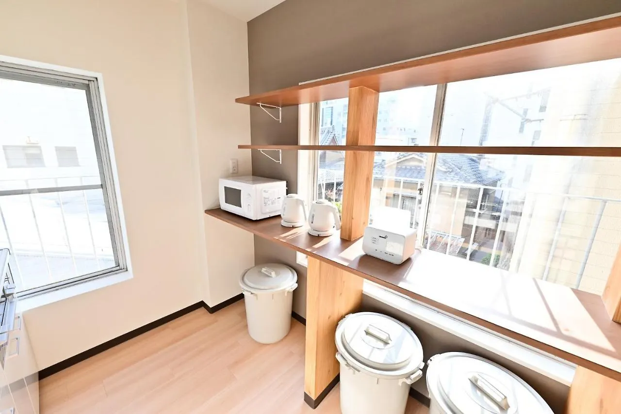 Ueno Inari House: Traditional Tokyo Lodging 0*,