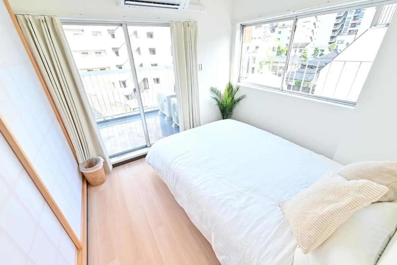 Ueno Inari House: Traditional Tokyo Lodging