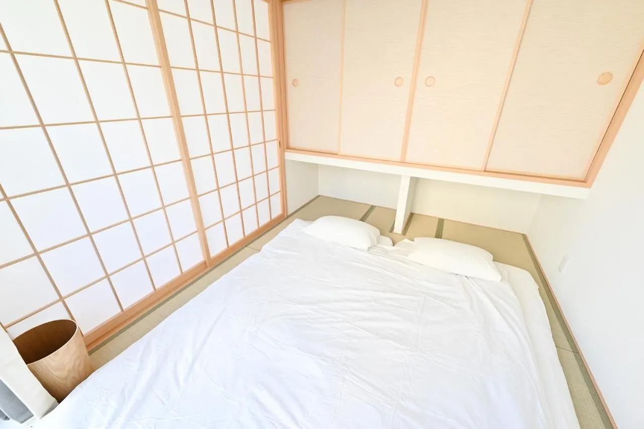 Ueno Inari House: Traditional Tokyo Lodging Villa