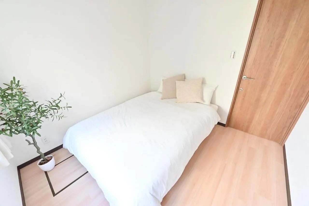 Ueno Inari House: Traditional Tokyo Lodging Villa